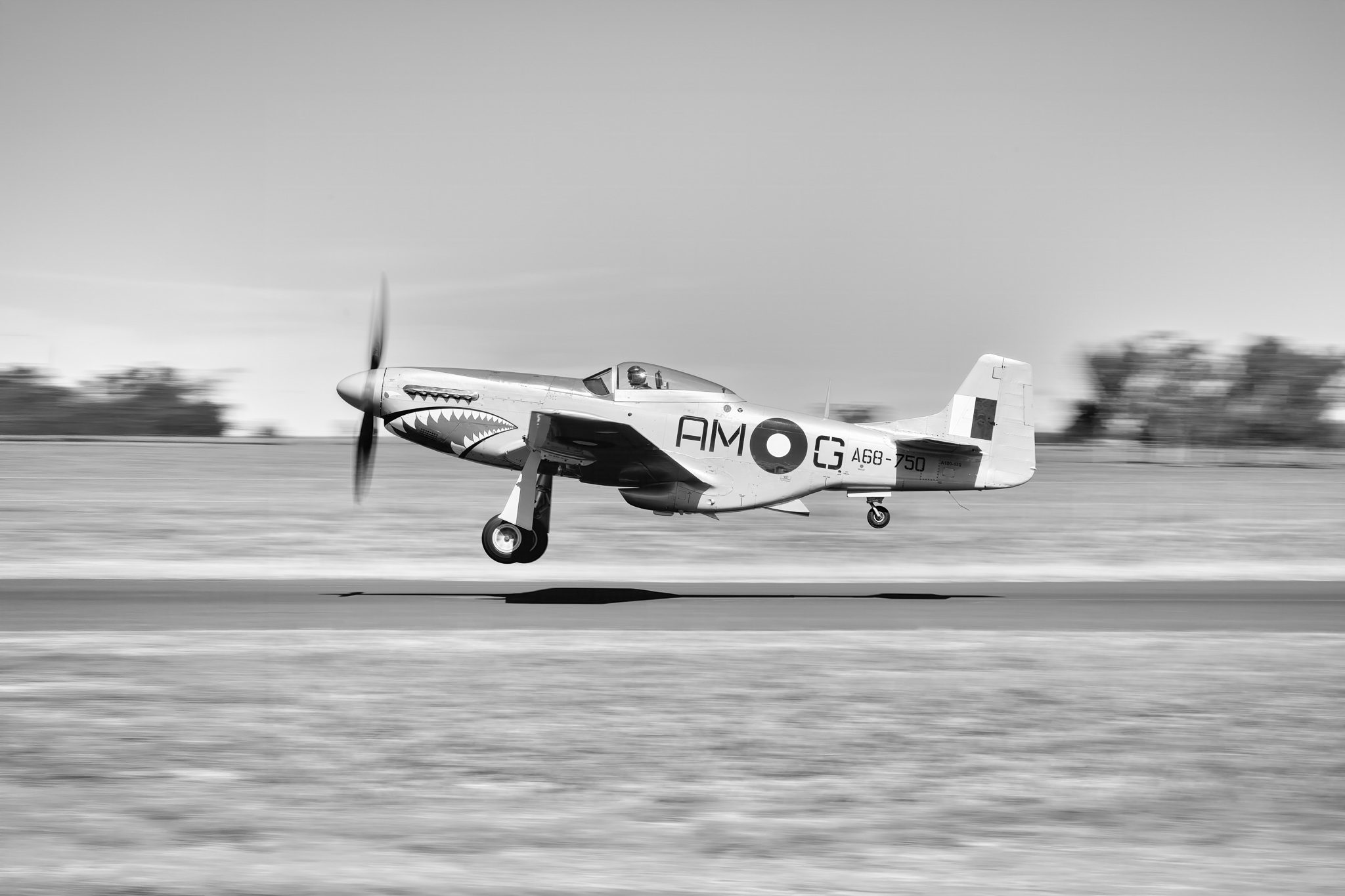 100 Squadron RAAF Mustang landing roll